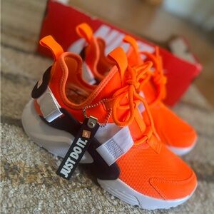 Nike Air Huarache. 🧡